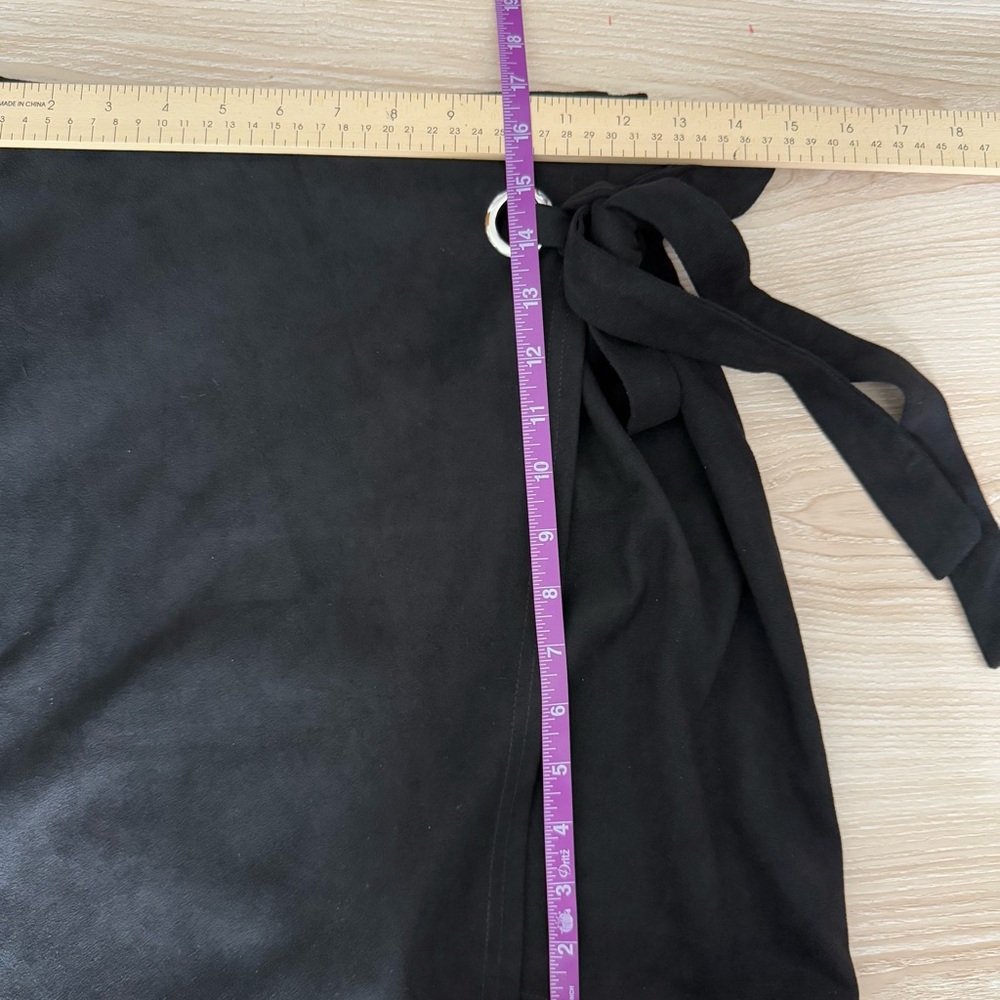Simplee Medium NEW Black Mini Skirt Slit Cut Side Tie - Picture 8 of 10